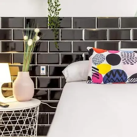 בית הארחה Cool Lofts Center *